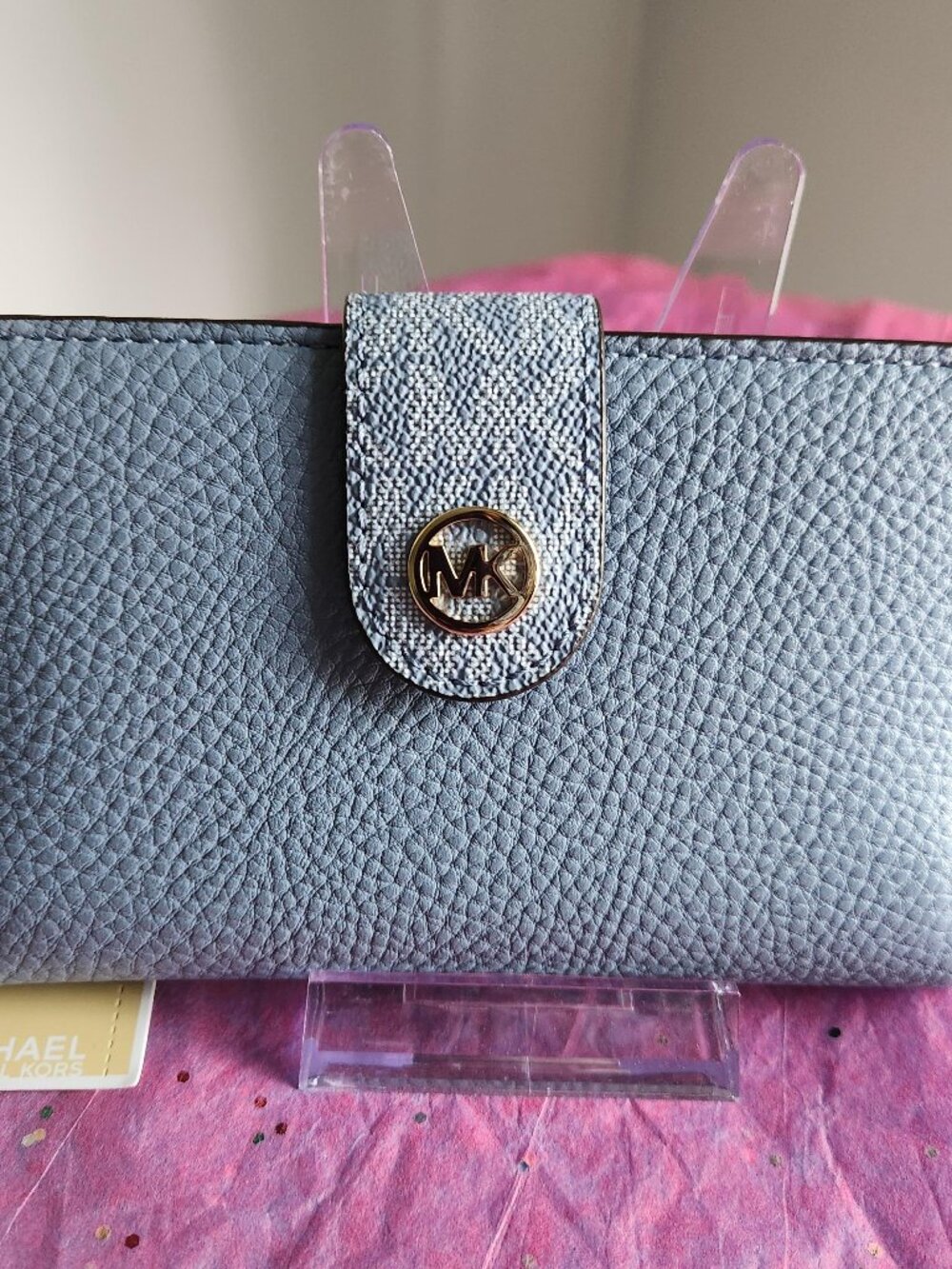 Michael Kors chambray Bifold Wallet with Goldtone NWT - Picture 2 of 6